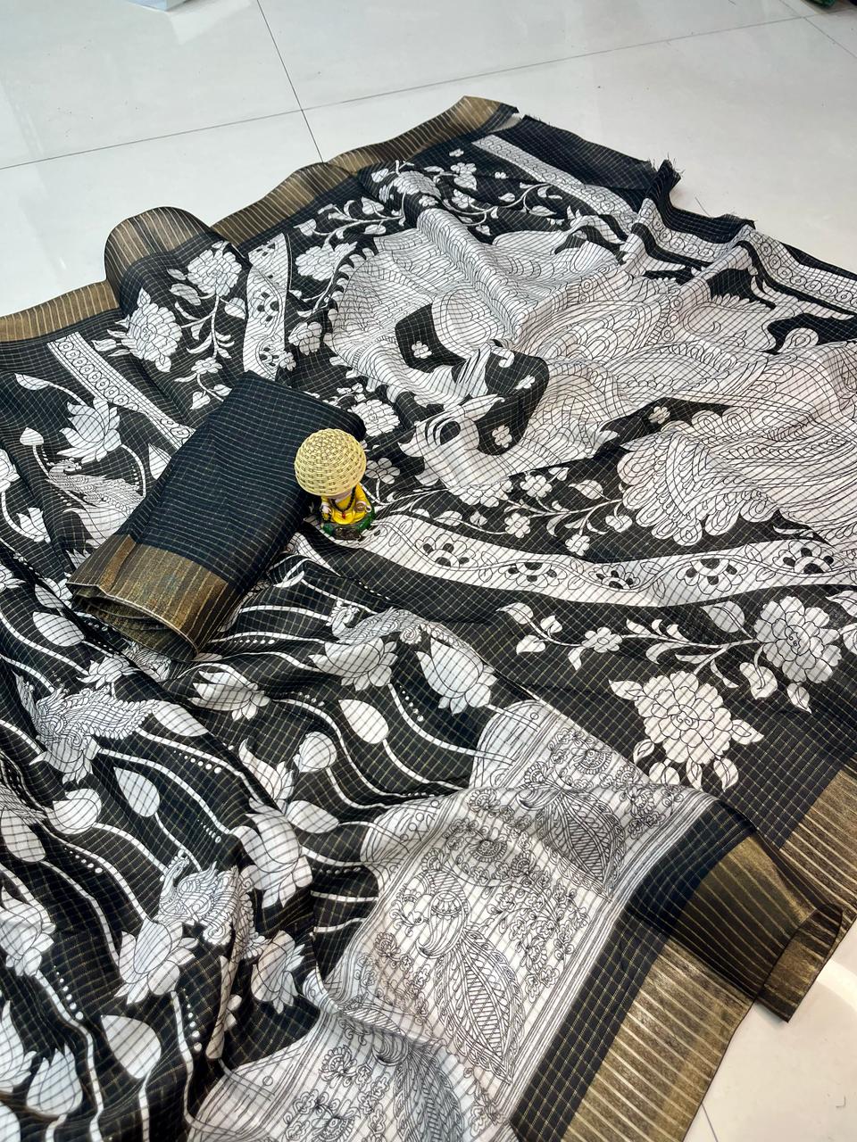 Handloom Charm with Kamkari Elegance