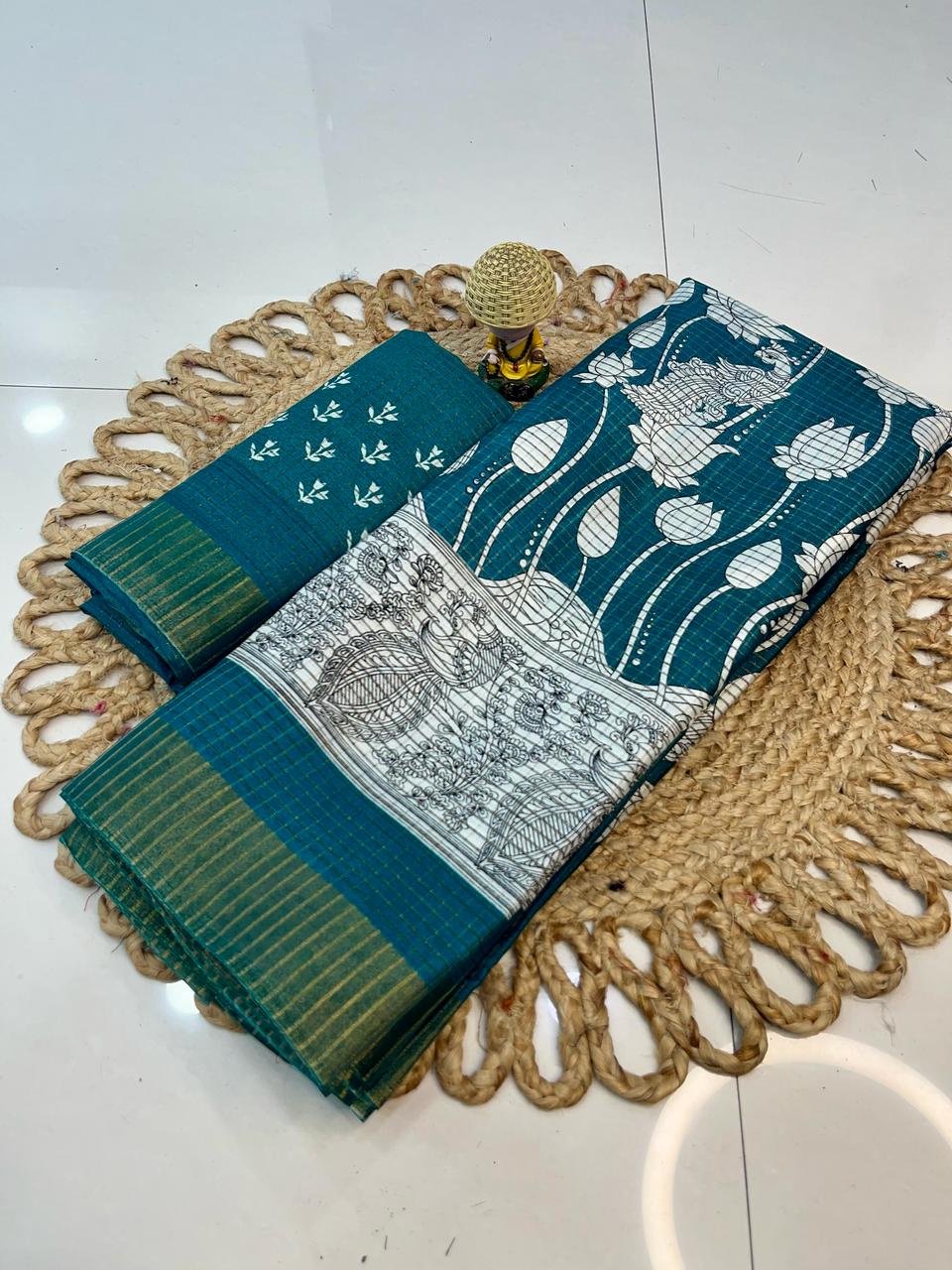 Handloom Charm with Kamkari Elegance